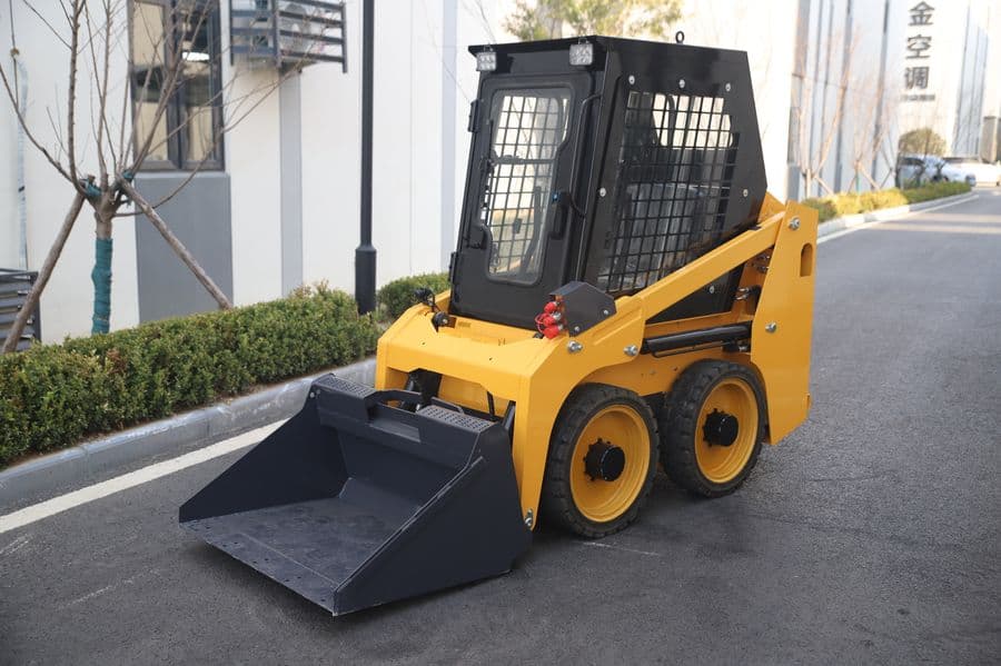 Mini Skid Steer Loader vs Full Size Skid Steer Loader: Which One Should You Choose?