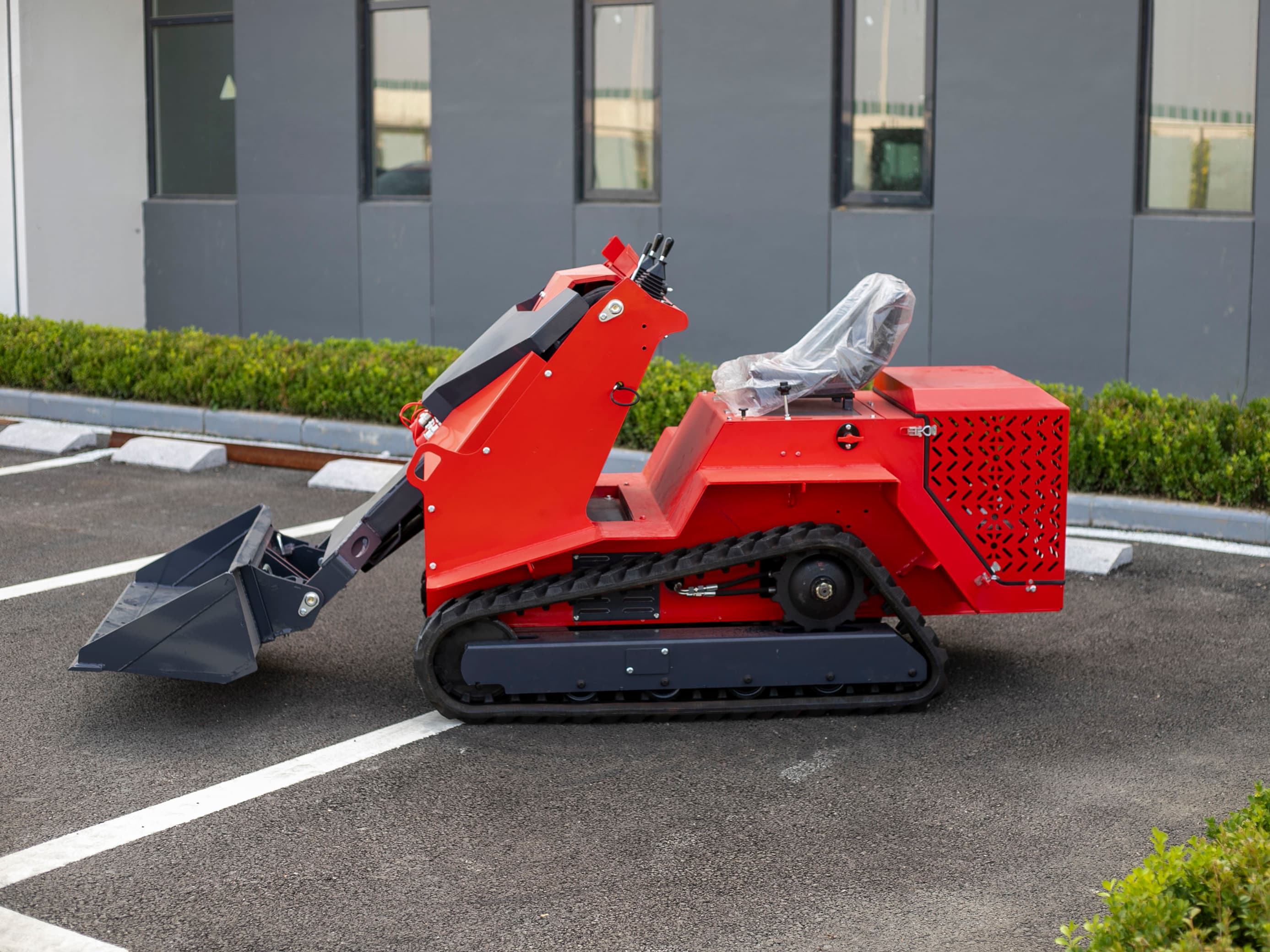 maximizing-efficiency-skid-steer-loader-attachments